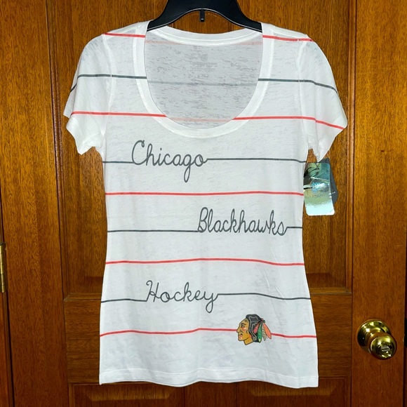 NHL Tops - 🏒 BLACKHAWK NHL Level wear New Shirt. Size Large. 🏒